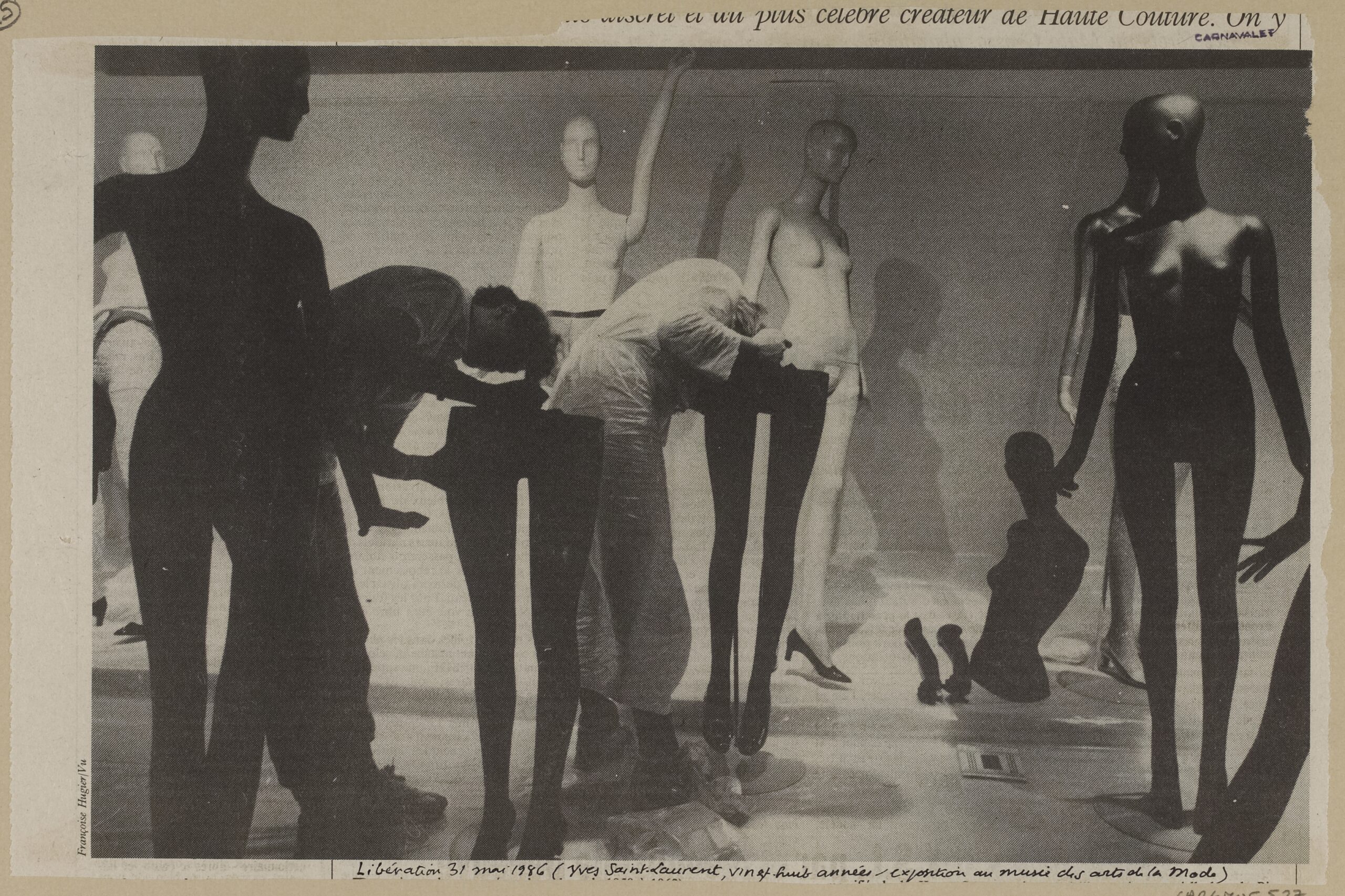 Yves Saint-Laurent, Vingt-huit années, exposition au musée des arts de la Mode